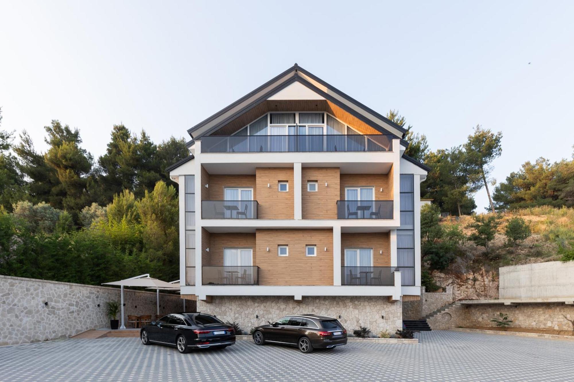 Forest Park - Nature And Calm At Kruja's Gate Hotel 4*