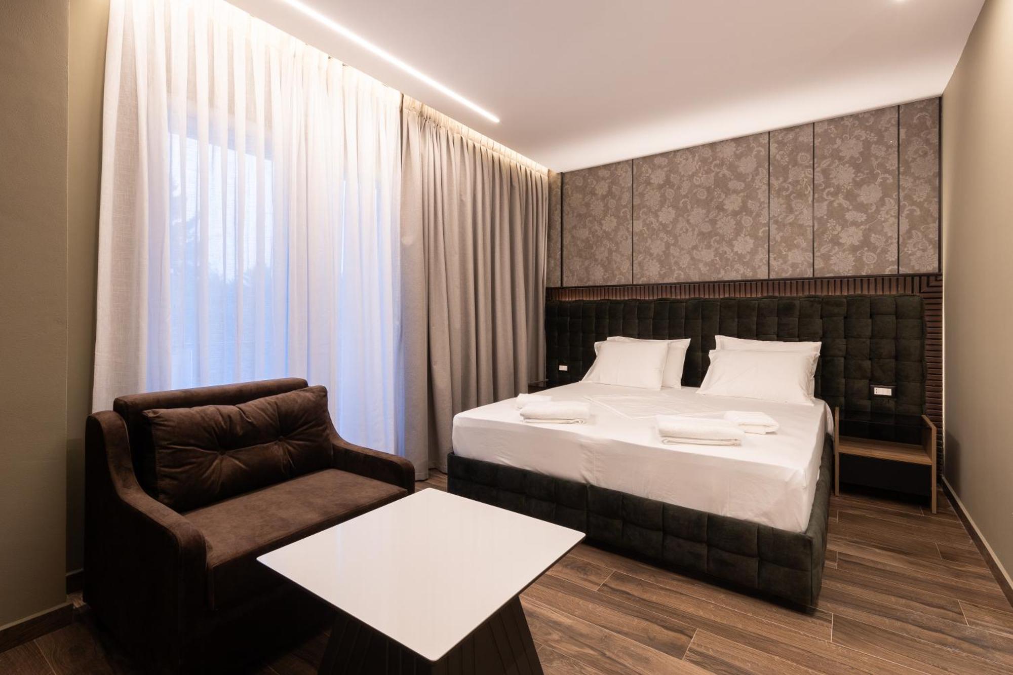 Forest Park - Nature And Calm At Kruja's Gate Hotel 4*