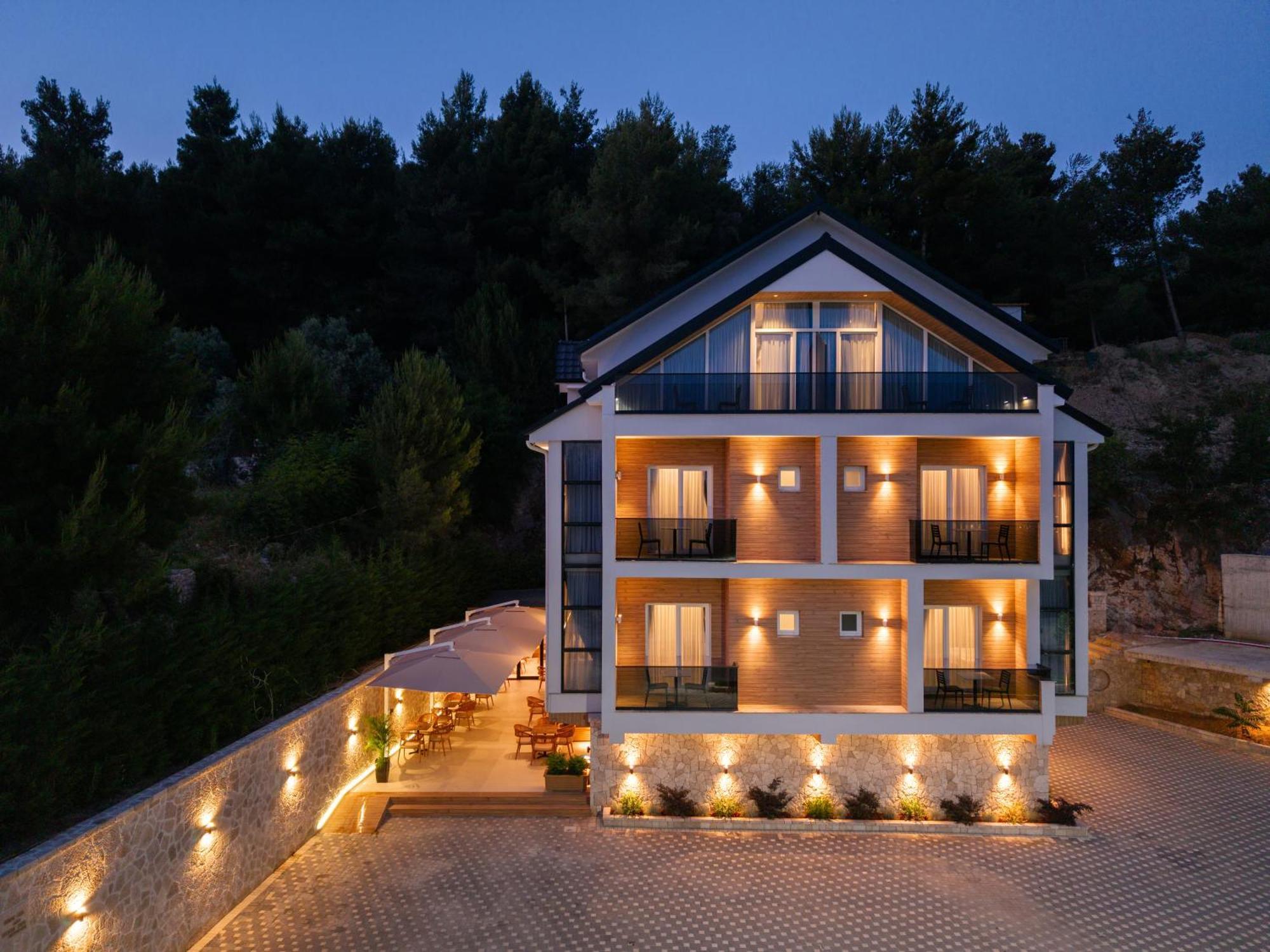 Forest Park - Nature And Calm At Kruja's Gate Hotel 4*