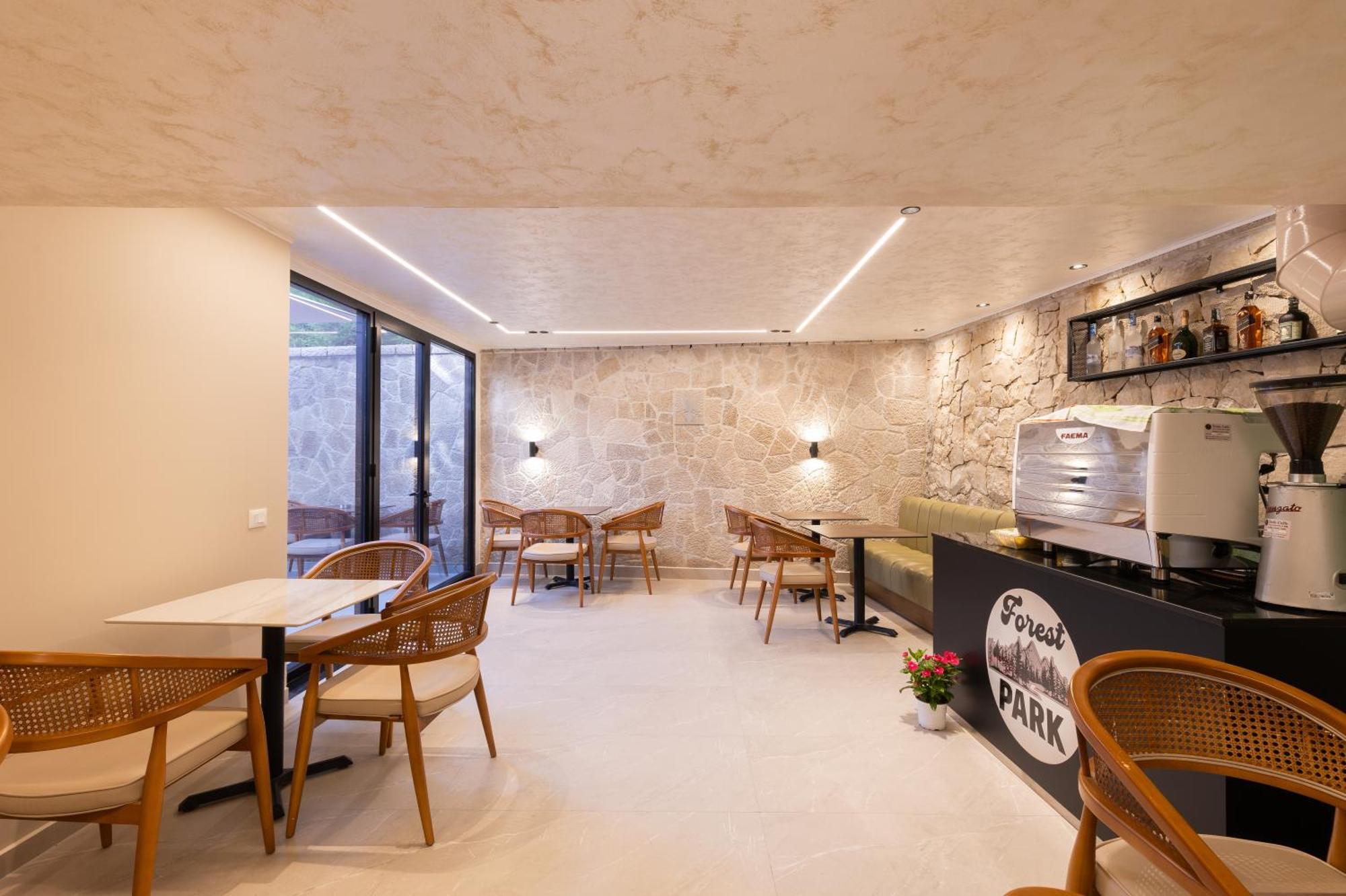 Forest Park - Nature And Calm At Kruja's Gate Hotel 4*